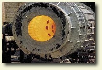 Combustor type burner for natural gas with high inert content